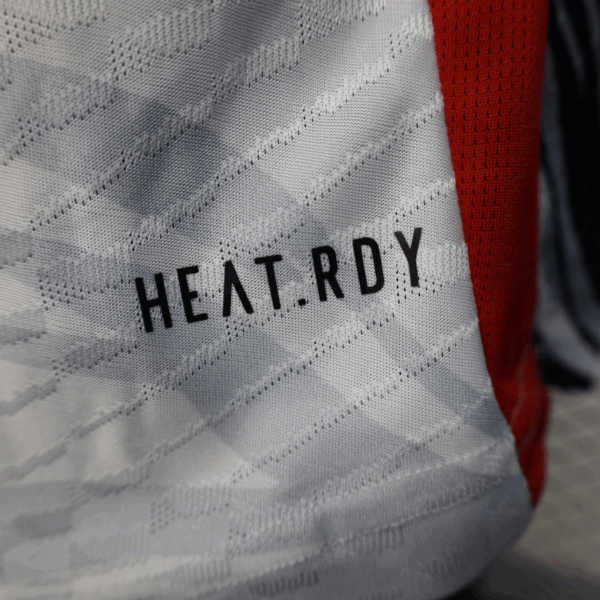 25/26 Manchester United Training Jersey Player Version - Image 3