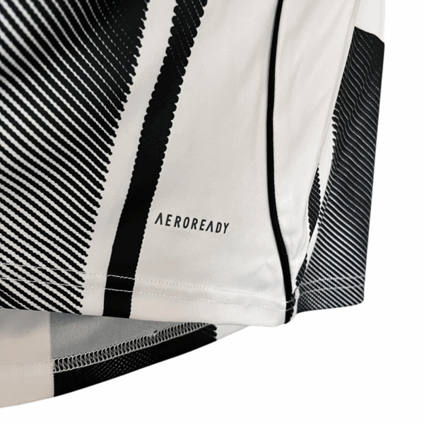 25/26 Juventus Home Jersey Fan Version - Image 5