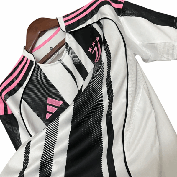 25/26 Juventus Home Jersey Fan Version - Image 4