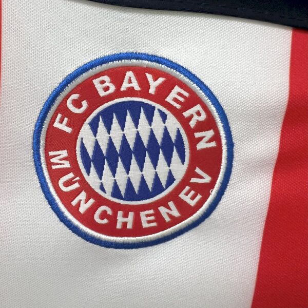 00/01 Bayern Munich Away Jersey Retro - Image 4
