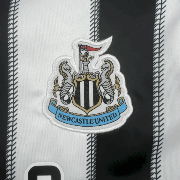 25/26 Newcastle Home Kids Kit (Shorts+Jersey) - Image 3
